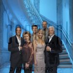 04-02-2005 Belle and the Beast, Chantal Janzen, Ben Cramer, Mariska van Kolck, Rene van Kooten, Carlo Boszhard en Stanley Burleson for publicity of Belle and the Beast by order of Stage-Entertainment

[keywords]Half Length, Eyecontact, Posed, Actors[/keywords]